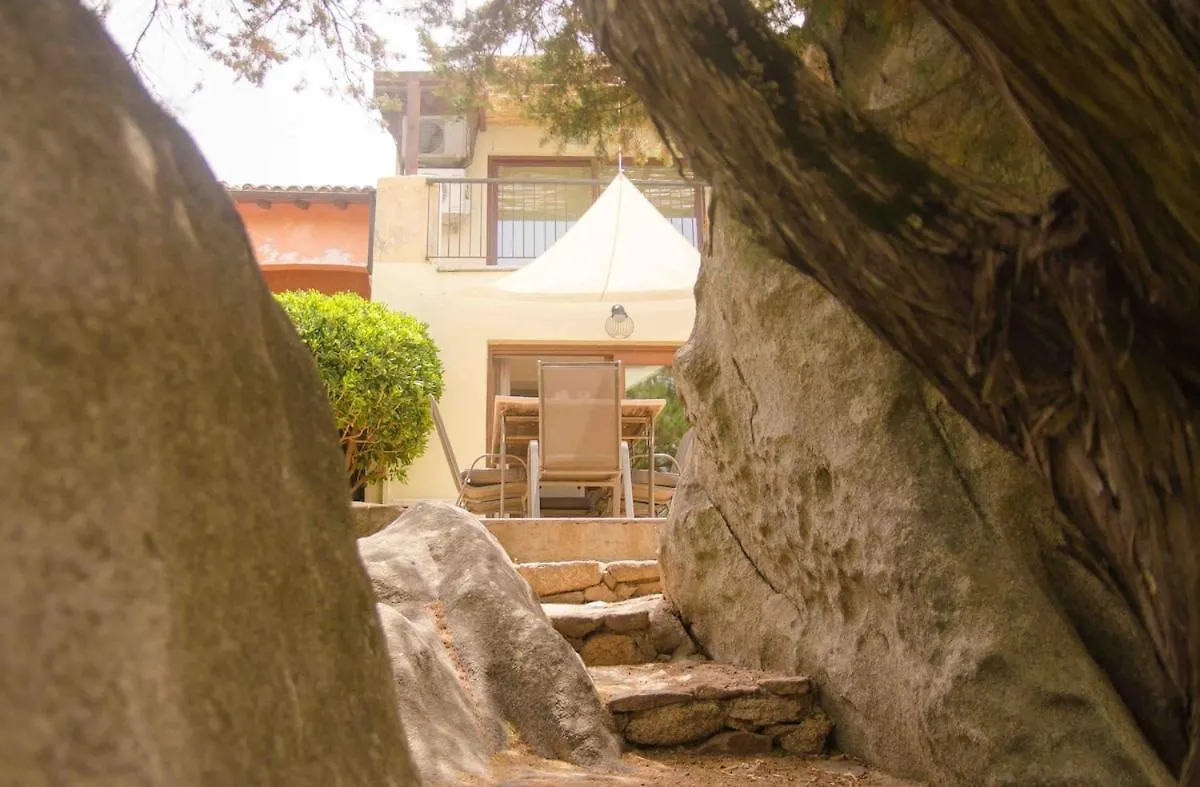 Swimming Pool & Free Park Porto Rotondo Center公寓 0*,  意大利