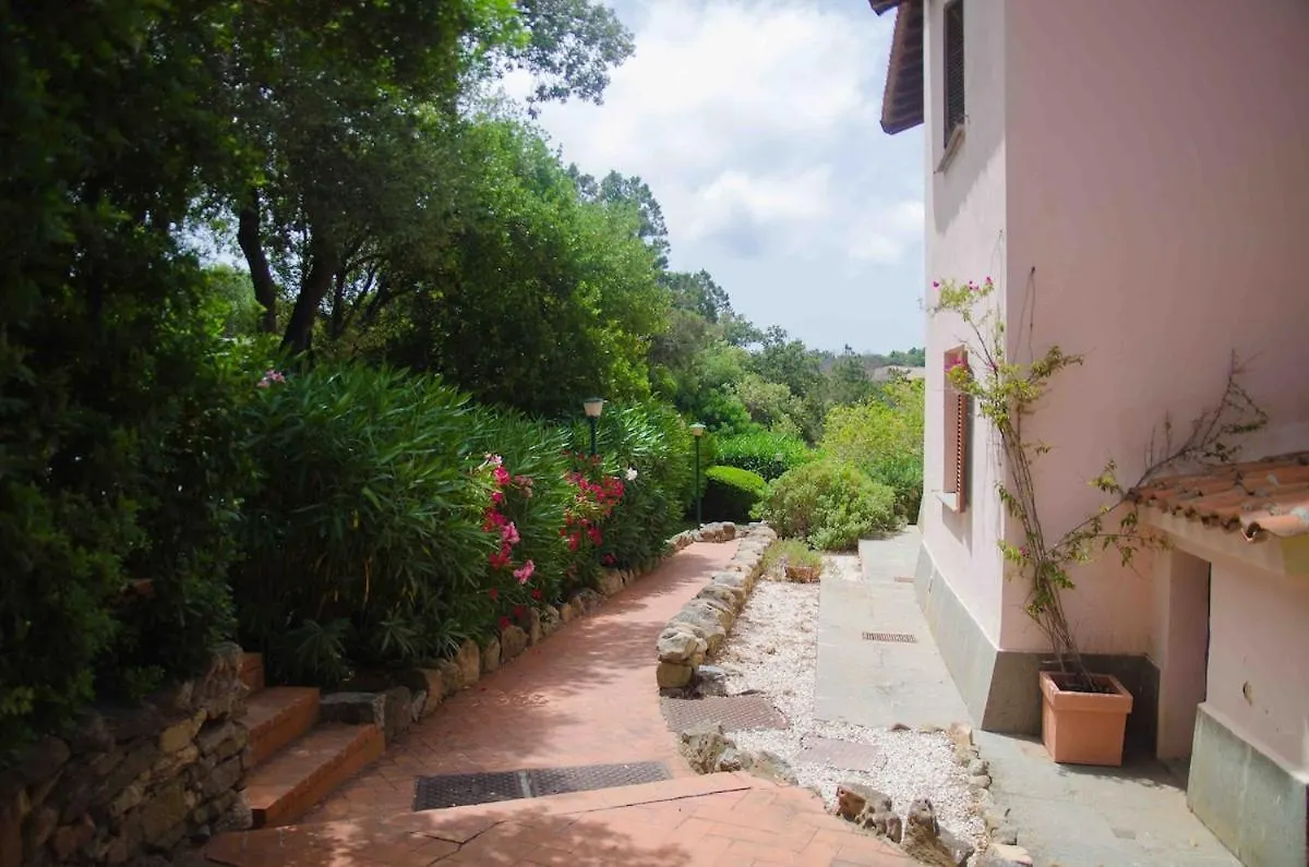 Swimming Pool & Free Park Porto Rotondo Center公寓 意大利