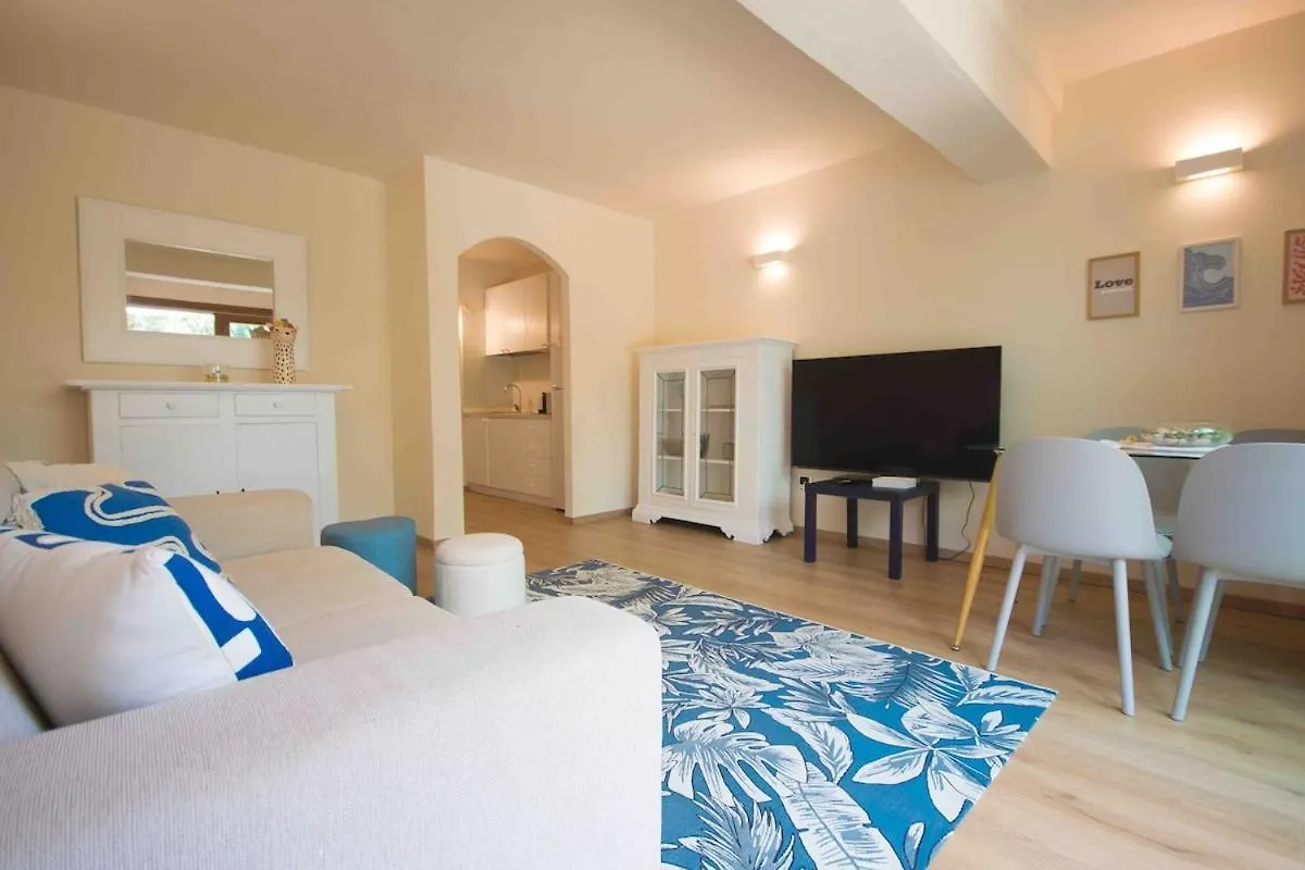 Swimming Pool & Free Park Porto Rotondo Center公寓 公寓