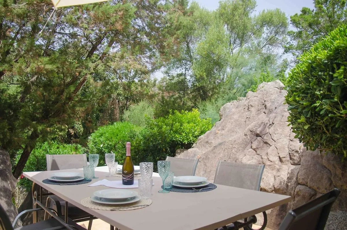 Swimming Pool & Free Park Porto Rotondo Center公寓 0*,  意大利